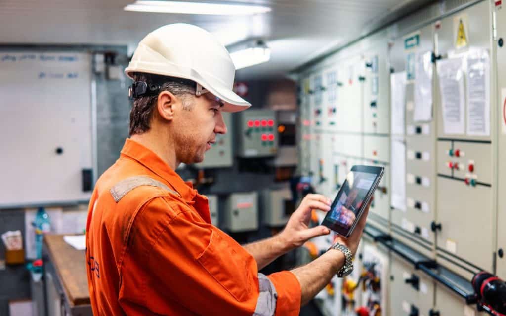 মেরিন ইঞ্জিনিয়ারিং পড়ার যোগ্যতা খরচ ও কোথায় পড়বেন